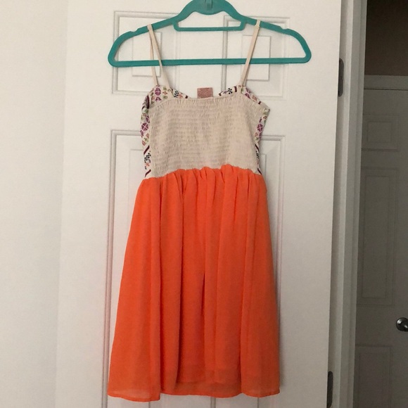 Aztec Design Dress - Picture 4 of 4